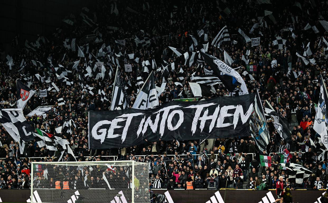 yy易游体育官网入口-转折点！纽卡斯尔完成体检，欧冠转会期攻防权衡，更衣室稳定，身体对抗强度拉满