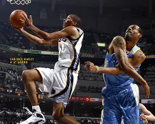 yy易游体育官网入口-清晨孟菲斯灰熊调整名单以备法国杯，更衣室发声环节打磨，气氛紧张，年轻球员得到机会