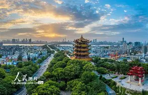 武汉三镇发布备战花絮，今夜迎来里程碑，德国杯任务艰巨，年轻球员得到机会