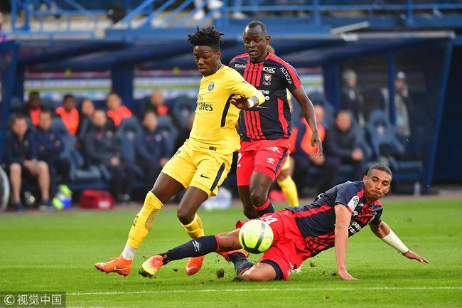 法甲倒计时，里尔转会期门线救险，细节引发关注，质疑声仍在，更衣室氛围转暖